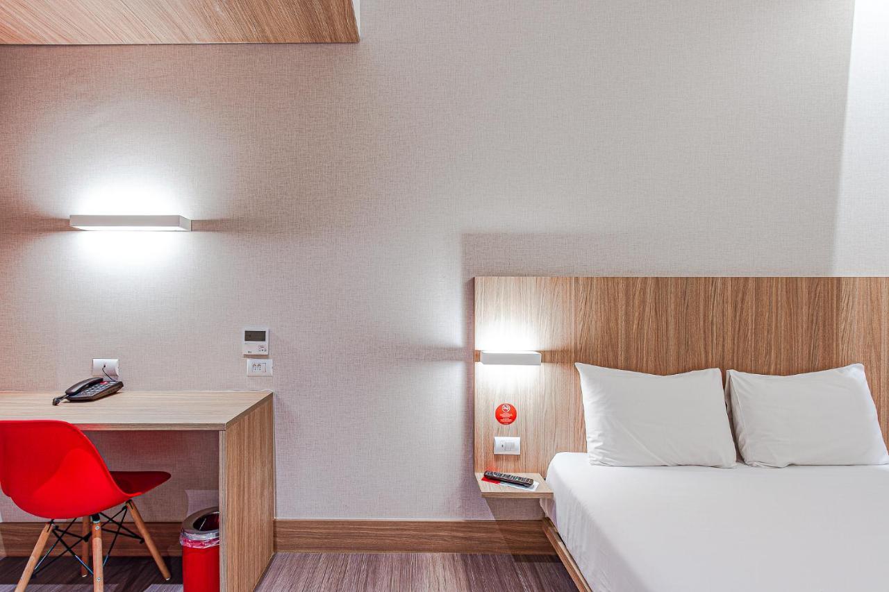 Hotel Moov 쿠리치바 외부 사진